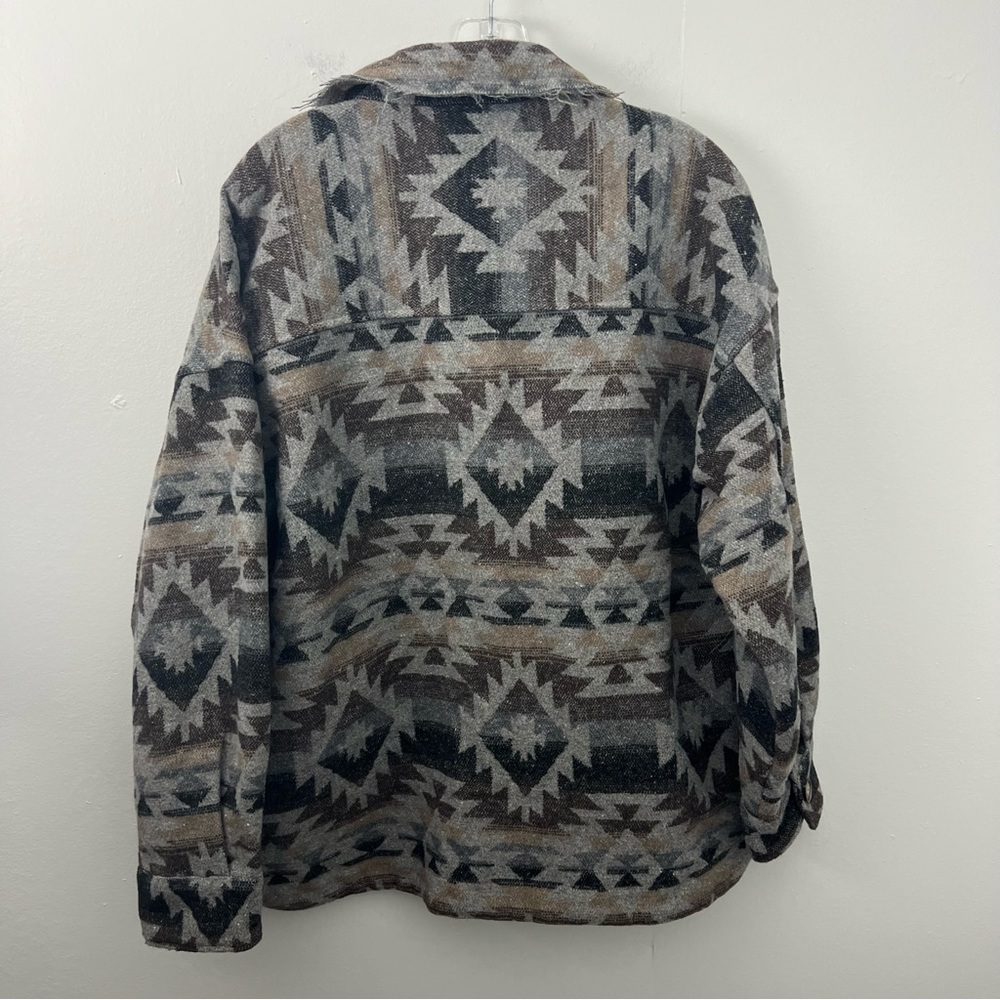 New In Southwestern Aztec Jacket Oversized - Picture 2 of 7